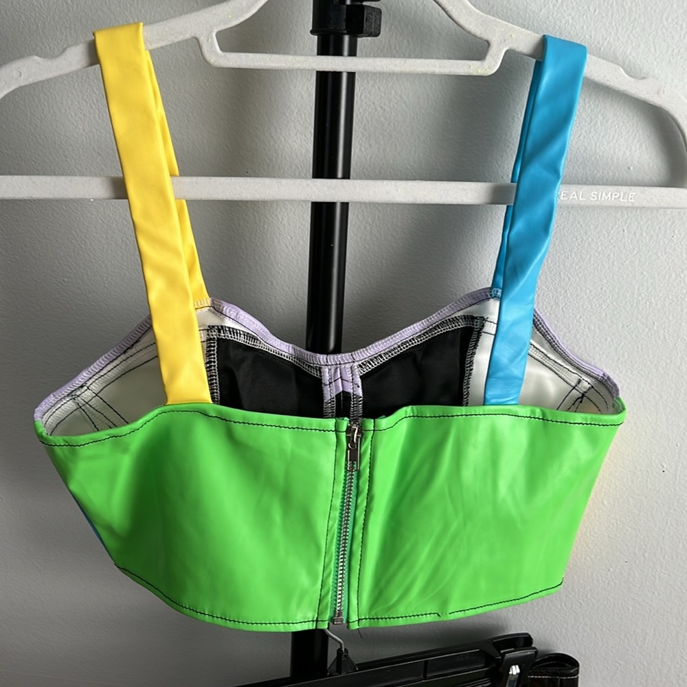 2 Piece Color Block Set - Picture 6 of 6